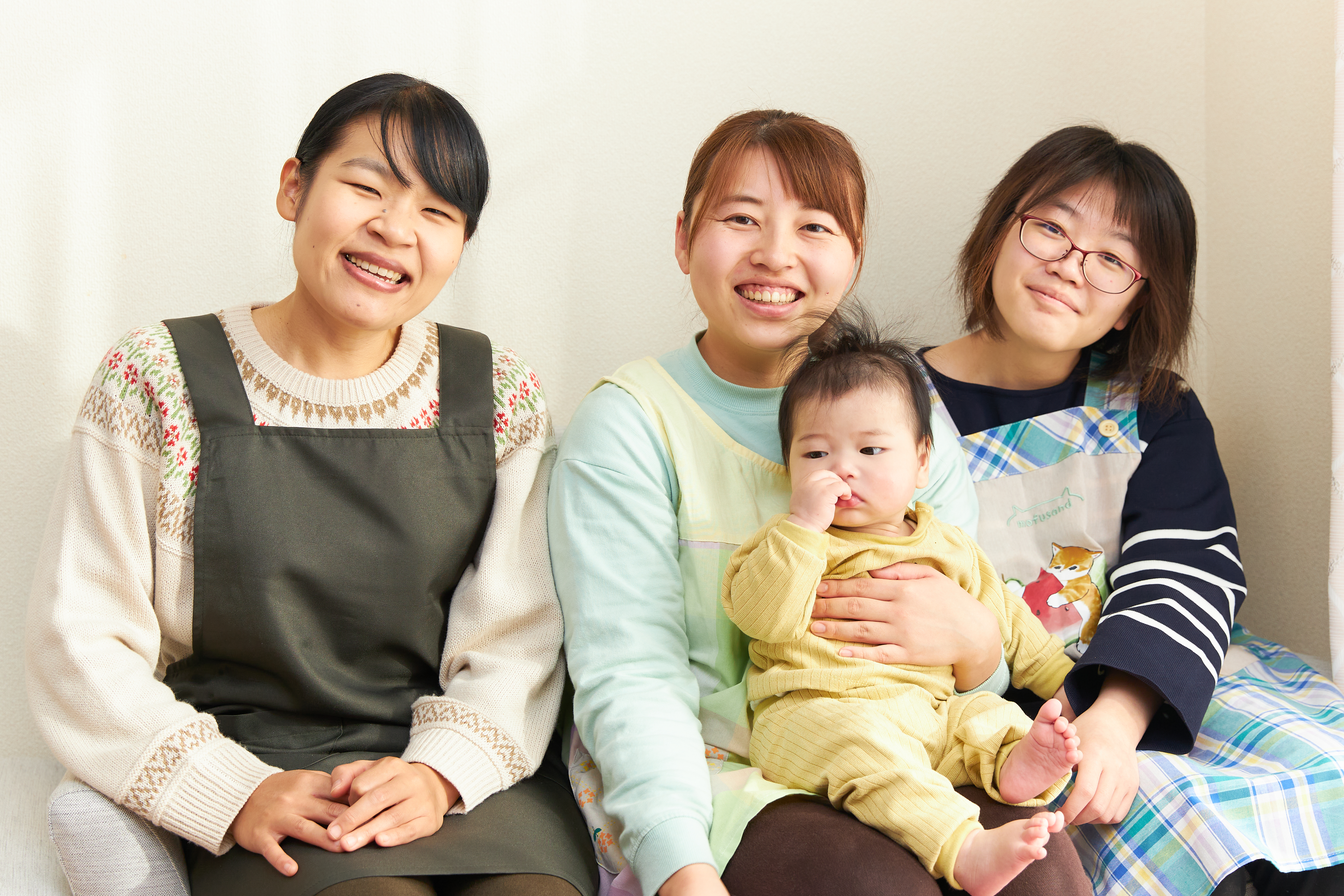 スタッフたちの写真